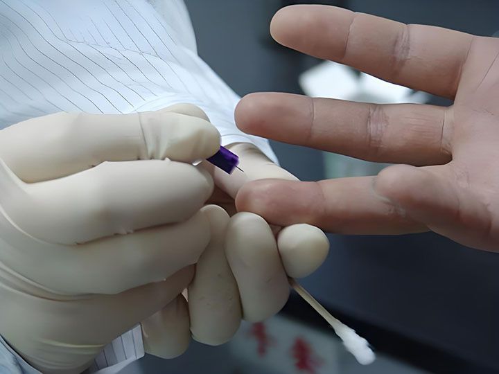 开封亲子鉴定怎么做：抽血还是用头发？